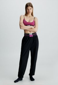 CALVIN  KLEIN  PANTALÓN  LARGO   PIJAMA  MUJER  QS 6943 E   NEGRO  T.M